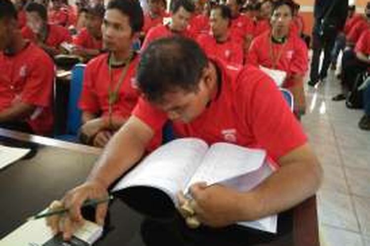 Suasana pelatihan tukang tersertifikasi seriuals ikuti pelatihan yang diadakan oleh PT Indocement Semen Tiga Roda di Lampung
