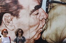 Akhirnya... Bertemu Brezhnev dan Honecker di Tembok Berlin