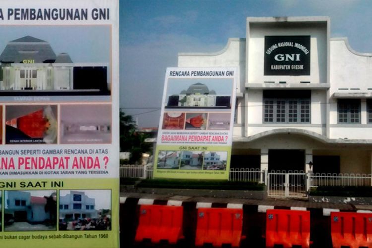 Foto dokumentasi saat GNI Gresik hendak dibongkar untuk dijadikan gedung modern.