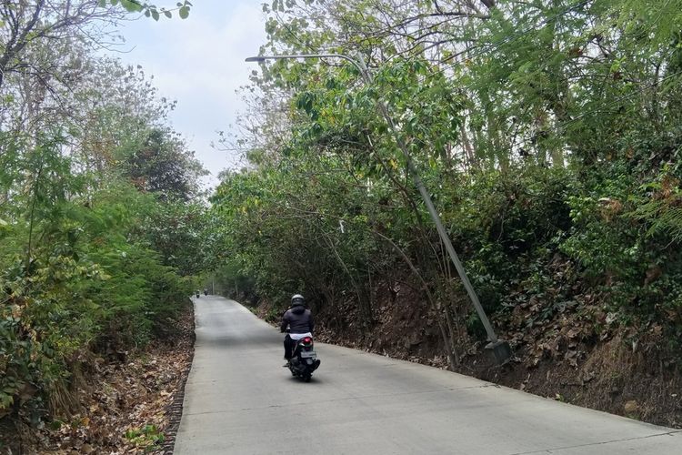 Tiang PJU Miring di Palir Kaliancar Bikin Waswas, Dishub Semarang: Akan Kami Tindak Lanjuti
