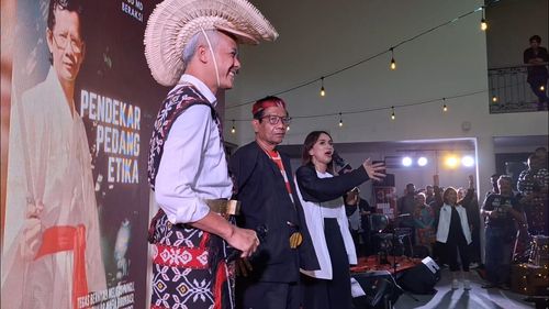 Debat Cawapres, Ganjar Berpakaian Adat Rote, Mahfud Adat Madura