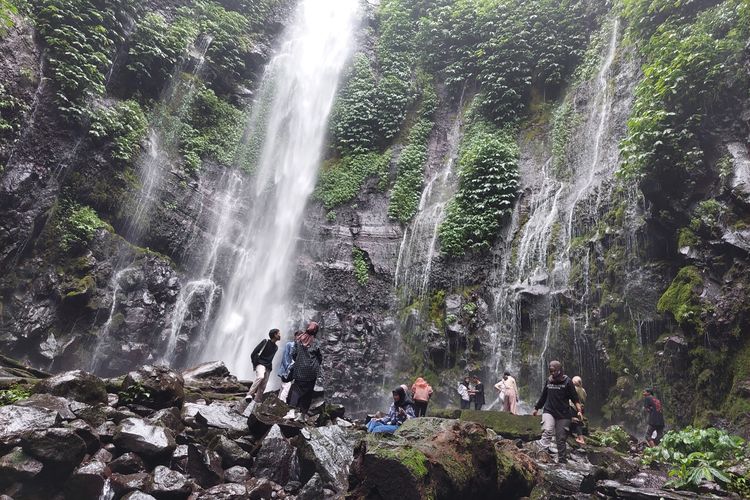 Curug Lawe menjadi favorit pengunjung yang mencari pengalaman berwisata alam