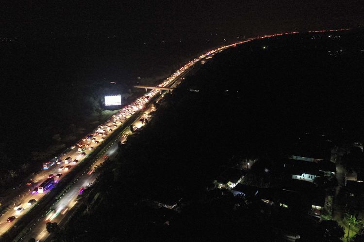 An aerial view of traffic flow on Cikopo-Palimanan (Cipali) toll road in Subang West Java on Thursday, April 28, 2022. 