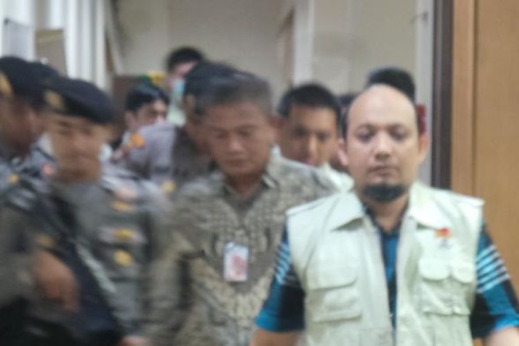 Penyidik KPK Novel Baswedan pimpin penggeledahan di Gedung DPRD DKI, Jalan Kebon Sirih, Jumat (1/4/2016). 