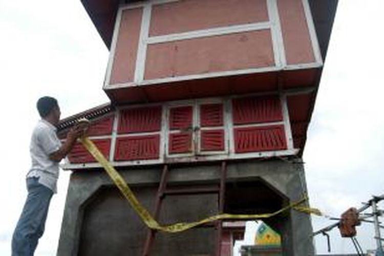 Rumah burung dara untuk judi diamankan di Surabaya.