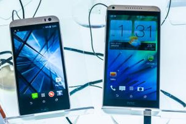 HTC Desire 616 (kiri) dan Desire 816 di stand Taiwan Excellence, Indocomtech 2014