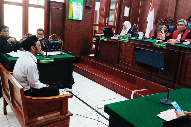 Nikahi Siri Murid, Guru Karate di Surabaya Didakwa Setubuhi Anak di Bawah Umur
