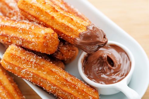 Resep Churros Renyah Tahan Lama, Lengkap dengan Topping