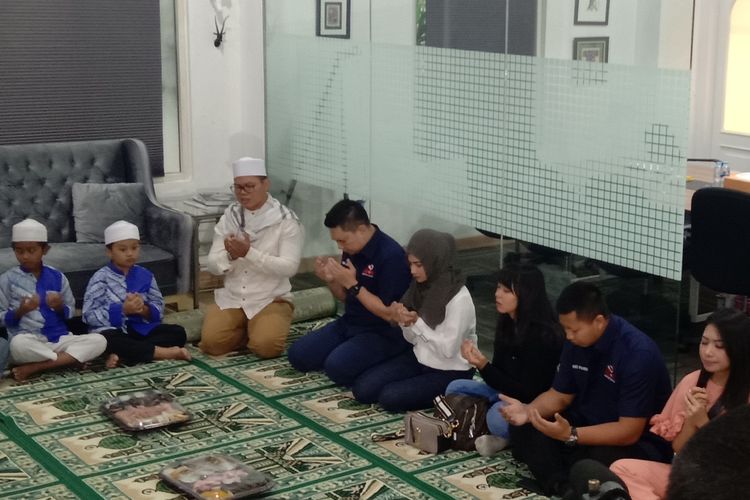 Vanessa Angel menggelar syukuran kebebasannya bersama para anak yatim di Apartemen Brawijaya, Jakarta Selatan, Rabu (3/7/2019).