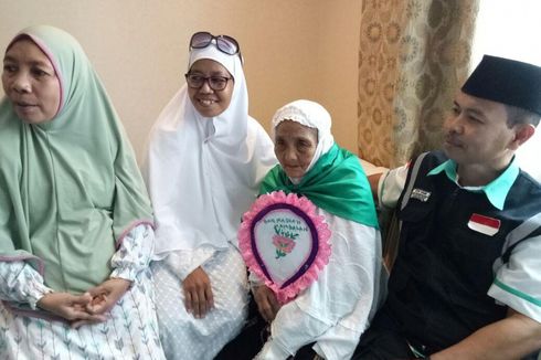 Cerita Jemaah Haji Tertua Indonesia yang Sempat Ingin Pulang 