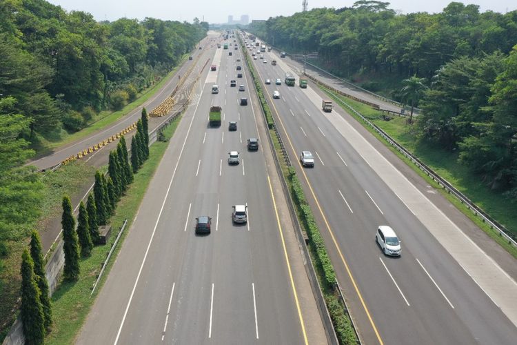 Ex GT Cimanggis Utama kembali jadi lajur utama Tol Jagorawi. Jalan tol Jagorawi merupakan jalan tol pertama Indonesia yang dikelola Jasa Marga. Tarif tol ini cukup terjangkau karena hanya sekitar Rp 7.000 hingga Rp 16.000 saja tergantung jenis kendaraannya.