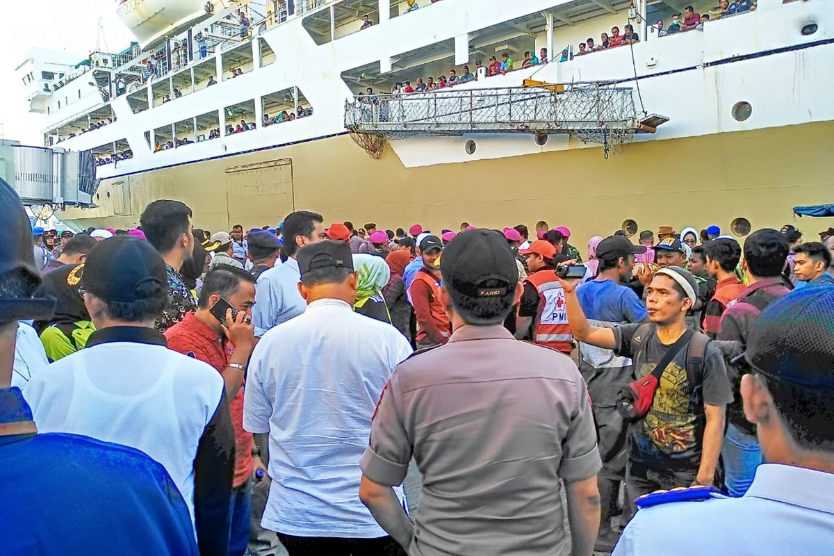 Sebanyak 139 pengungsi Wamena asal Sumbar sampai di Makassar dan selanjutnya diterbangkan ke Padang