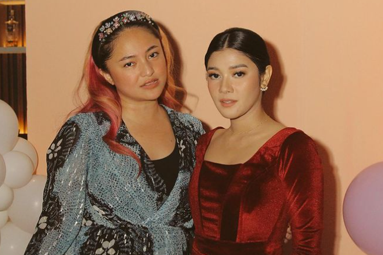 Artis Marshanda (kiri) dan Naysilla Mirdad.