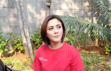Masih Pikirkan Anak, Dhena Devanka Belum Mau Punya Kekasih