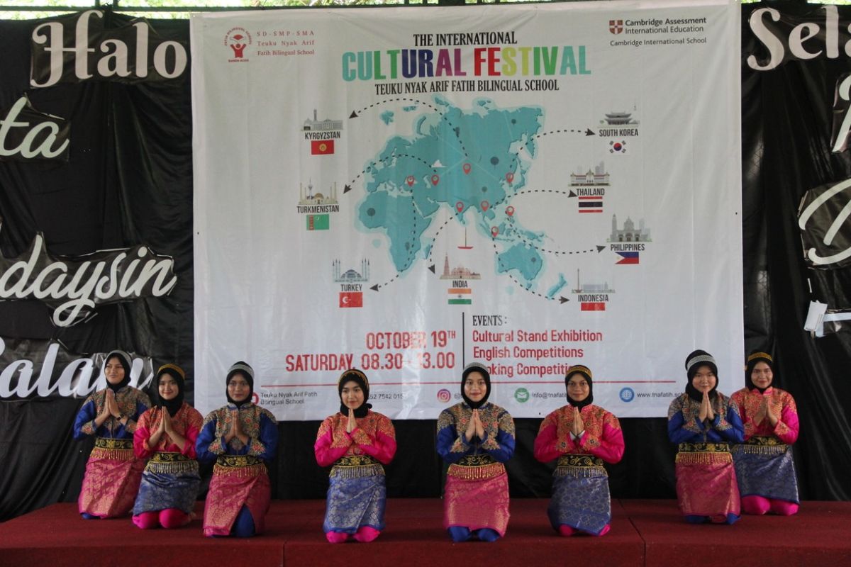 Teuku Nyak Arief Fatih Bilingual School atau Sekolah Fatih Putri, kawasan Lamnyong, Banda Aceh menggelar kegiatan The International Cultural Festival pada Sabtu, 19 Oktober 2019 di Kompleks Fatih Bilingual School, Banda Aceh.