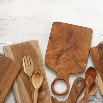 Ilustrasi peralatan makan, ilustrasi peralatan dapur, ilustrasi peralatan makan berbahan kayu.