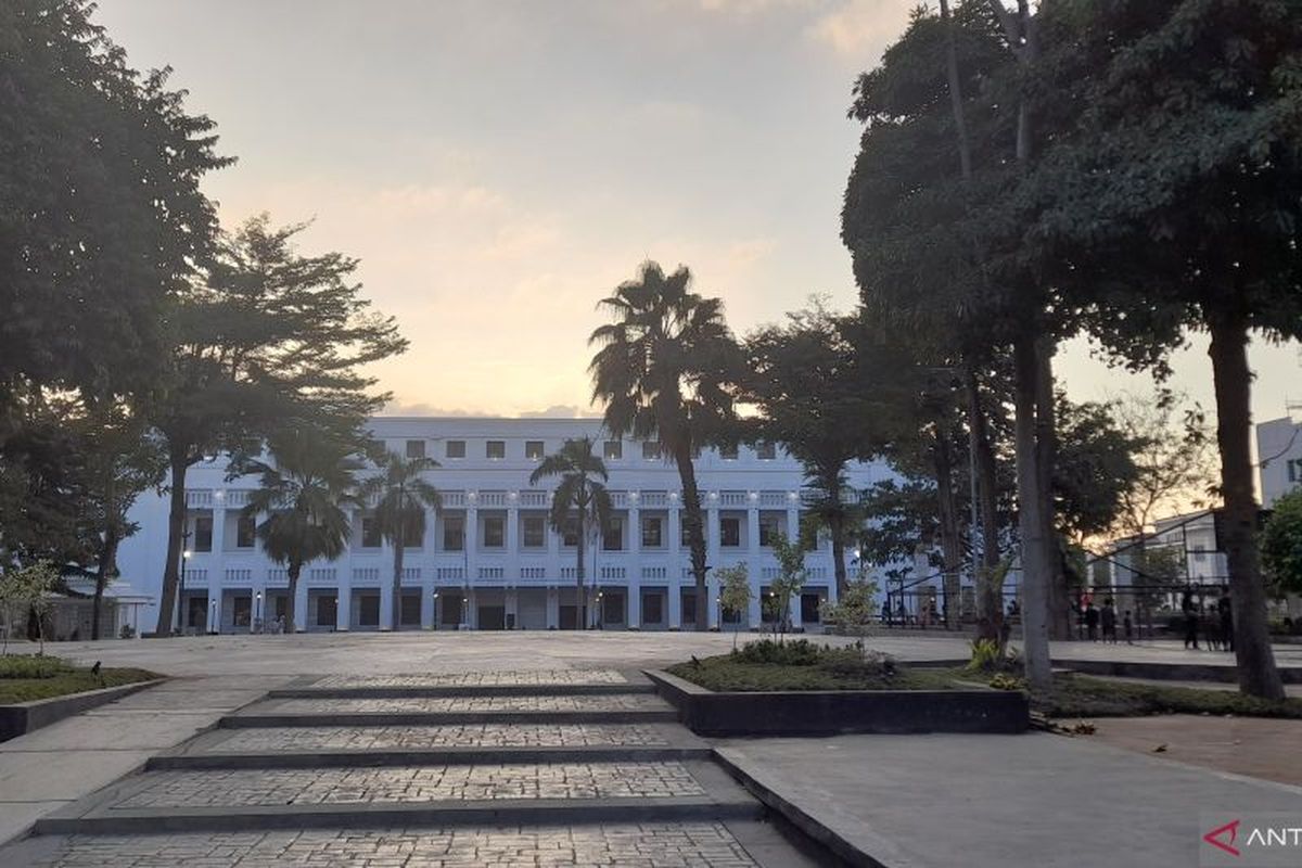 Ilustrasi Gedung Internatio di kawasan Kota Lama Surabaya, Jawa Timur. 