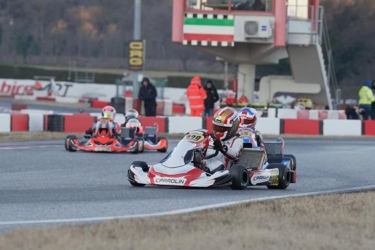 Aksi Qarrar Firhand di balapan pembuka 2024 WSK Championship Cup Round 1, di Sirkuit South Garda Karting, Lonato, Italia, Kamis-Minggu (18-21/1/2024)