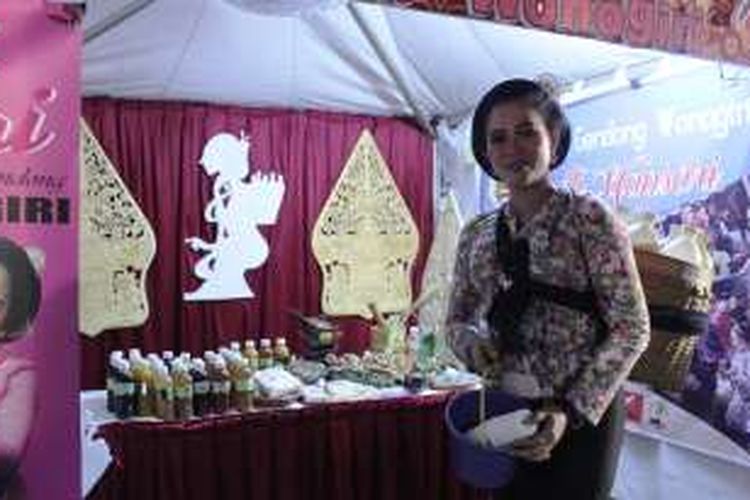 Stand daerah Wonogiri yang memamerkan berbagai jenis jamunya dalam Festival Jamu 2016.