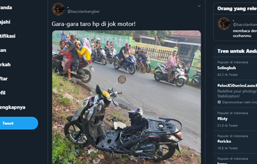 Tangkapan layar kondisi motor yang terbakar diduga karena peletakkan ponsel di dalam jok motor.
