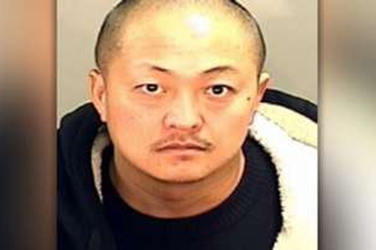 Thong Vang, pelaku penembakan di sebuah penjara di California, langsung didakwa dengan pasal percobaan pembunuhan, pemilikan senjata api dan membawa obat terlarang ke penjara.  
