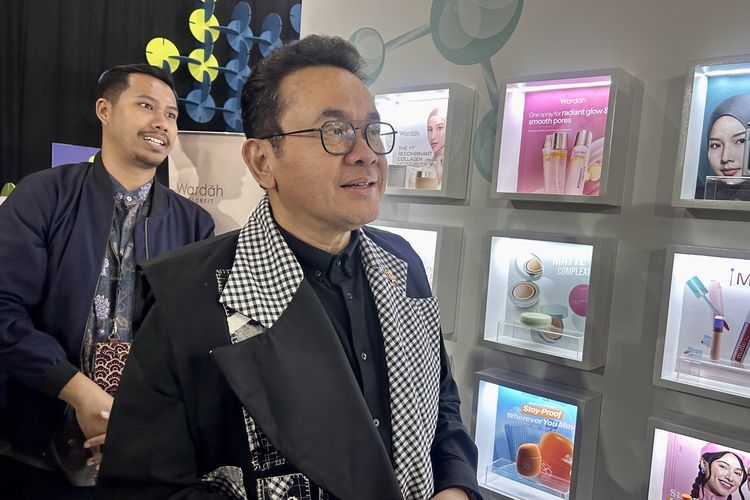 Menteri Perdagangan Budi Santoso dalam Opening Ceremony Jakarta Modest Fashion Week 2026 di Kuningan, Jakarta Selatan, Kamis (6/11/2025).