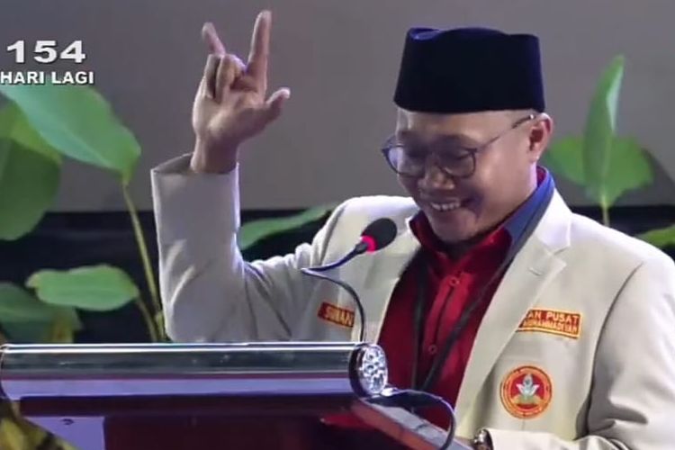 Ketua Umum Pimpinan Pusat (PP) Pemuda Muhammadiyah Sunanto saat Pembukaan Muktamar XVIII PP Pemuda Muhammadiyah di Kota Balikpapan, Rabu (22/2/2023).