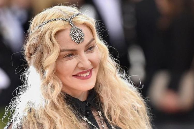Album Confessions II Bawa Madonna Kembali ke Puncak Billboard 200