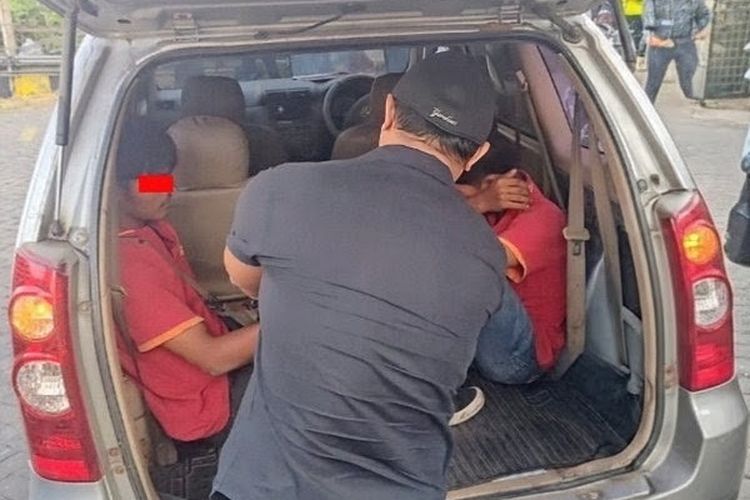 Beli Es Pakai Uang Palsu Rp 100 Ribu, Dua Pria di Bandar Lampung Nyaris Diamuk Warga
