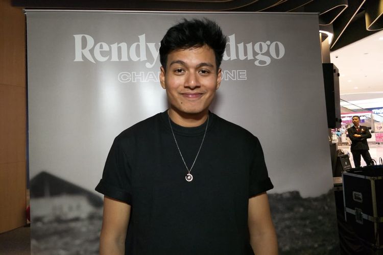 Rendy Pandugo dalam jumpa pers peluncuran EP Chapter One di Mall of Indonesia, Jakarta Utara, Kamis (20/2/2020).
