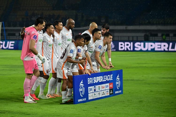 Posisi puncak klasemen Borneo FC Samarinda ditekan Persib Bandung dan Persija Jakarta pada pekan ke-15 Super League 2025-2026.