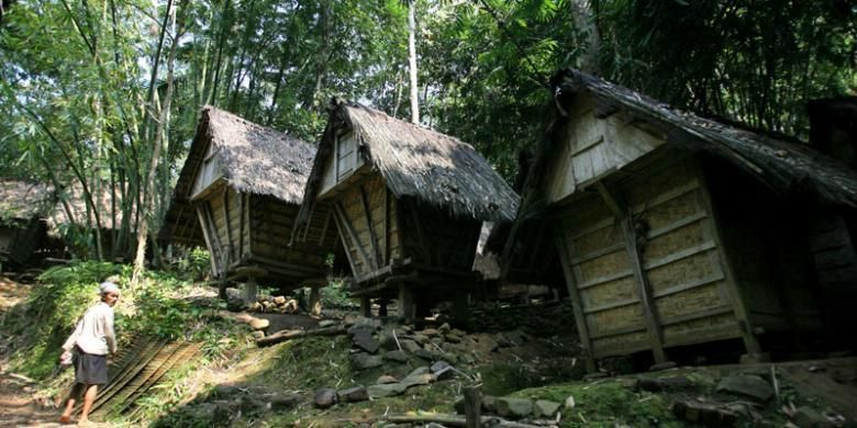 Lumbung padi suku Badui.