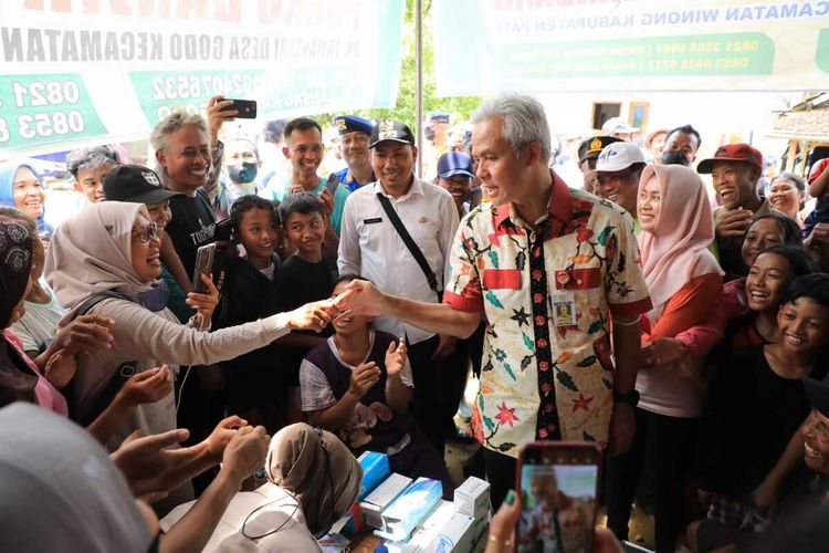 Suasana di Desa Sinomwidodo, Kecamatan Tambakromo, Kabupaten Pati mendadak meriah ketika Gubernur Jawa Tengah Ganjar Pranowo datang, Rabu (7/12/2022).