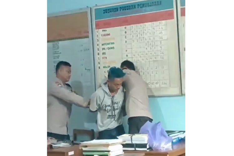 Tangkapan layar unggahan video bernarasi maling ketiduran di tempat kejadian perkara (TKP) dan mendapat sambutan anggota kepolisian.