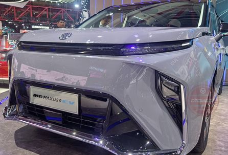 Mobil Listrik MG Maxus 9 Meluncur di IIMS 2024