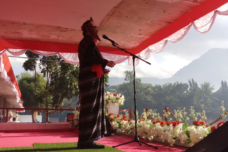 Menteri Dalam Negeri Tjahjo Kumolo saat memimpin upacara bendera hari lahirnya Pancasila di Lapangan Pancasila Kabupaten Ende, Nusa Tenggara Timur (NTT), Jumat (1/6/2018)