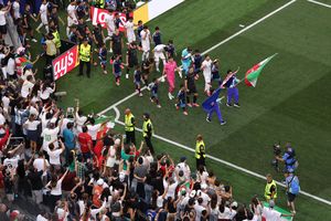 Ada 2 Kubu Suporter Iran di Piala Dunia, Pemain Tak Ambil Pusing