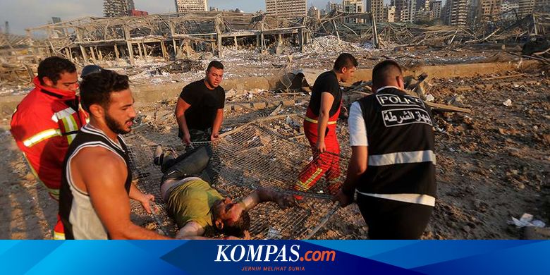 Saat Penduduk Lebanon Bersatu Bersihkan Jalanan Pasca-ledakan...
