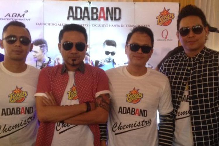 Ada Ban dalam acara peluncuran album ke-13 berjudul Chemistry di kawasan Cikini, Jakarta Pusat, Rabu (23/3/2016).
