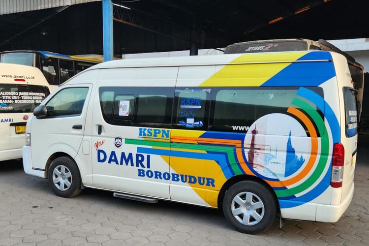 Layanan DAMRI dengan rute Bandara Yogyakarta International Airport (YIA) menuju Imogiri,