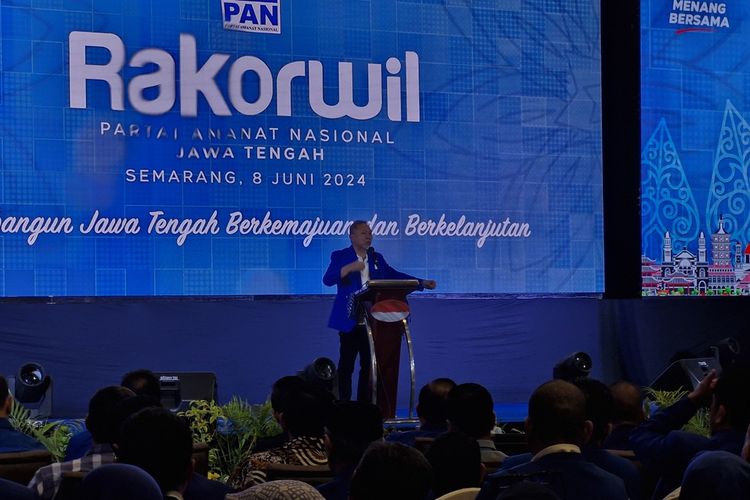 Ketua Umum Partai Amanat Nasional (PAN) Zulkifli Hasan membuka konsolidasi Rakorwil di Hotel MG Setos, Semarang, Sabtu (8/6/2024).