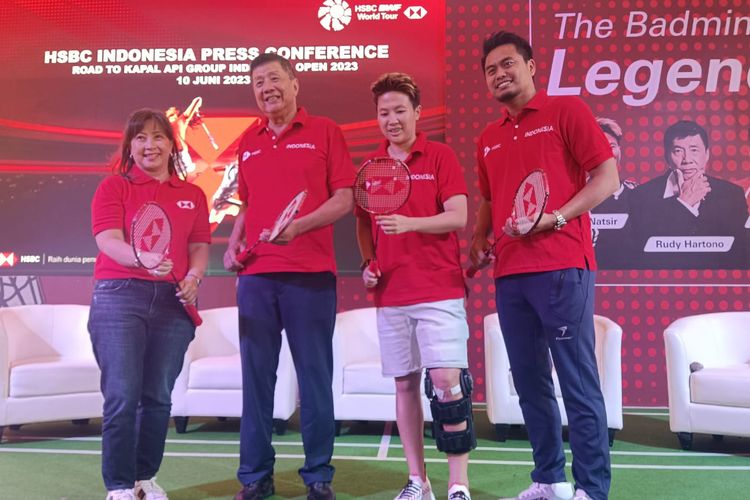 Legenda bulu tangkis Rudy Hartono, Liliyana Natsir dan Tontowi Ahmad dalam acara HSBC Meet & Greet with Badminton Legends