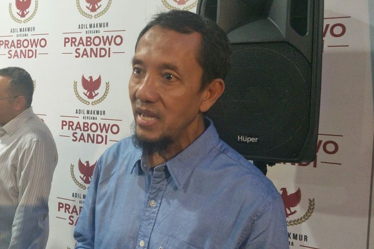 Direktur Media Center DPP Partai Amanat Nasional (PAN) Dhimam Abror saat ditemui di media center pasangan Prabowo-Sandiaga, Jalan Sriwijaya, Jakarta Selatan, Rabu (14/11/2018). 