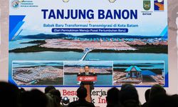 Ekonomi Batam Tumbuh 7,28 Persen, Menteri Transmigrasi: Industrialisasi Luar Jawa Jadi Mesin Pertumbuhan Baru