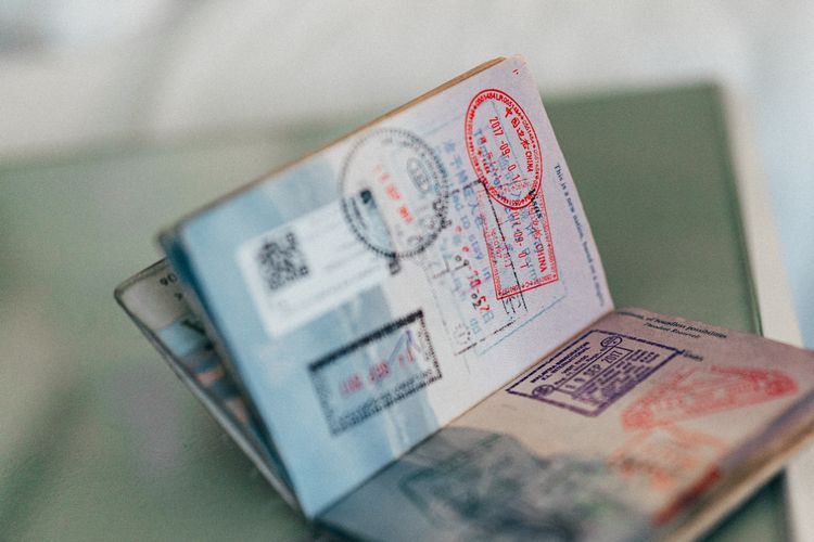 Paspor untuk umrah adalah paspor biasa yang berlaku secara internasional.