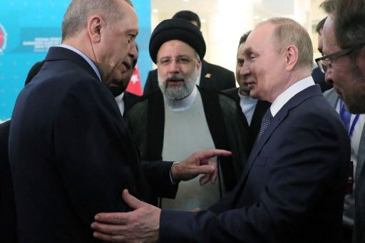 Bertemu Erdogan, Putin Tampak Canggung dan Tak Sabar