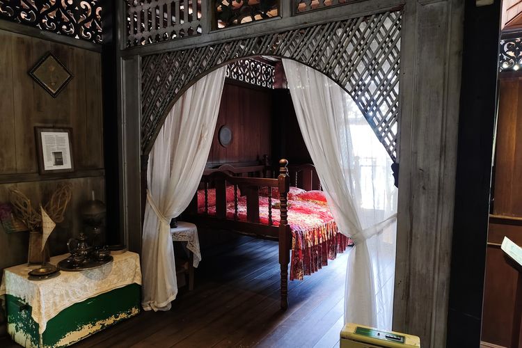 Ilustrasi kamar di rumah tradisional Malaysia, Rumah Penghulu Abu Seman, Kuala Lumpur, Malaysia, Selasa (30/9/2025). 