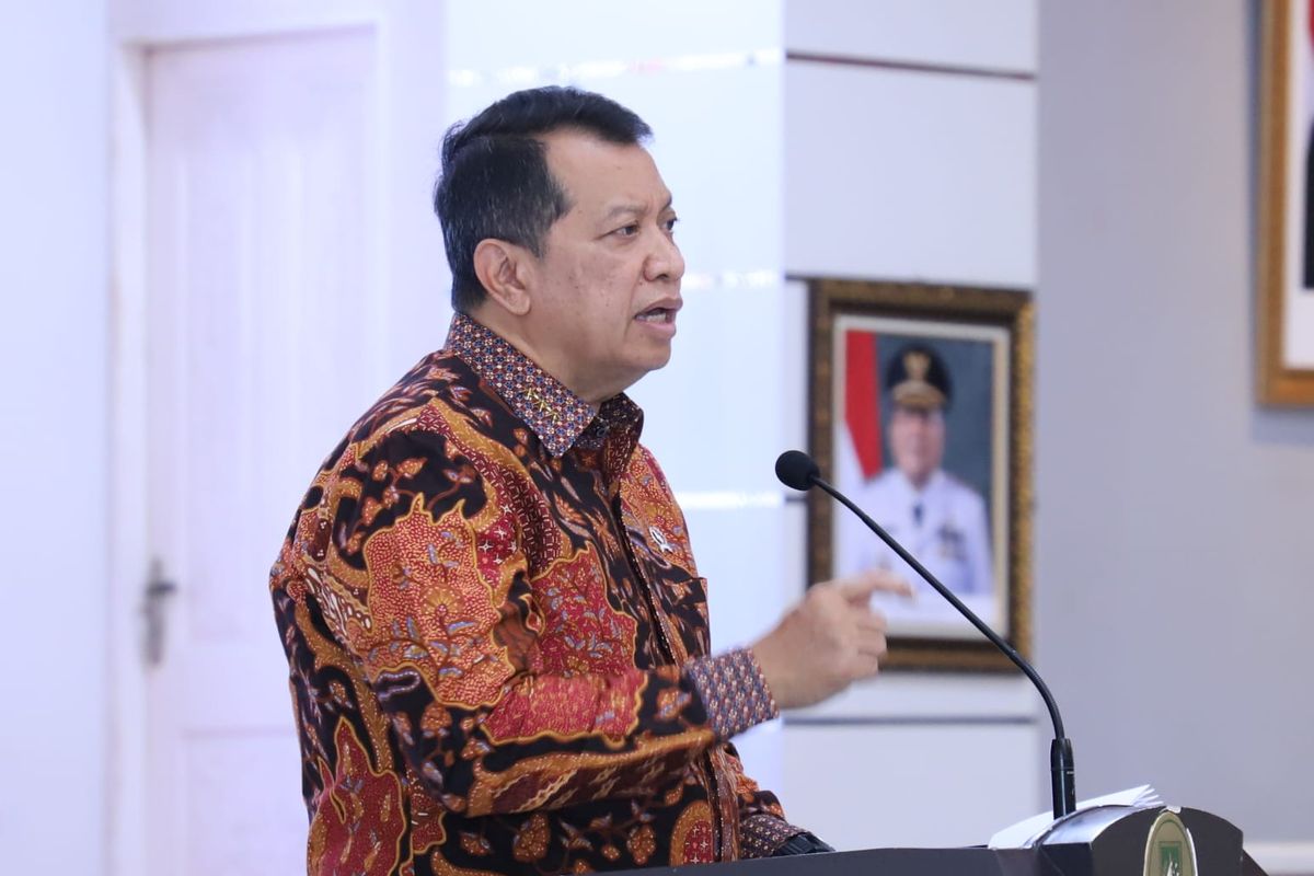 Wakil Menteri (Wamen) Pendayagunaan Aparatur Negara dan Reformasi Birokrasi (PANRB) Purwadi Arianto berbicara dalam audiensi dengan aparatur sipil negara (ASN) di Pemprov Riau, Kamis (7/8/2025).