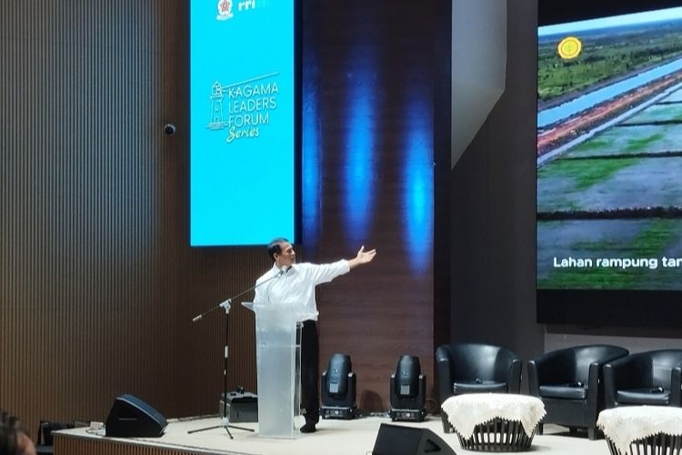 Menteri pertanian Amran dalam forum Kagama Leaders Forum Series bertajuk Daulat Pangan di Tengah Disrupsi Geopolitik dan Perang Dagang, Kamis (17/7/2025)