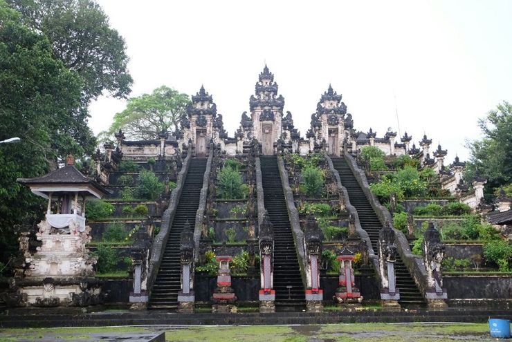 Sejarah Pura Lempuyang Luhur di Bali